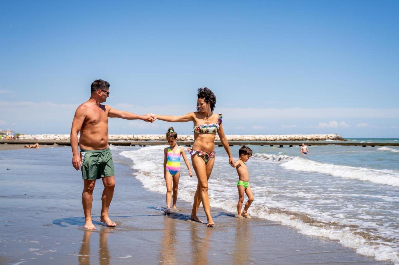 Pini Village Lido Altanea カオルレ エクステリア 写真