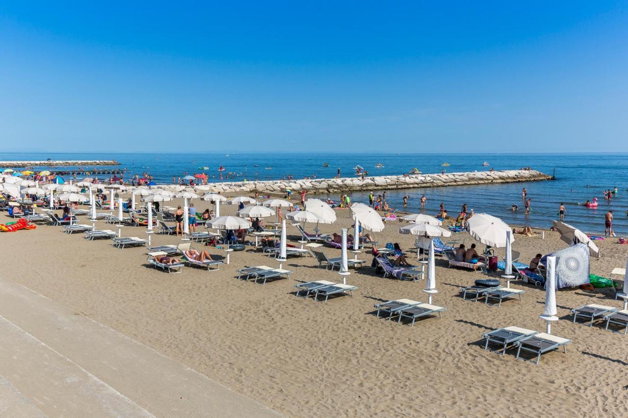 Pini Village Lido Altanea カオルレ エクステリア 写真